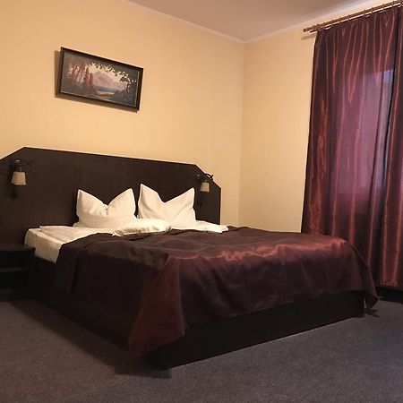 Hotel Cardinal Σάτου Μάρε Εξωτερικό φωτογραφία