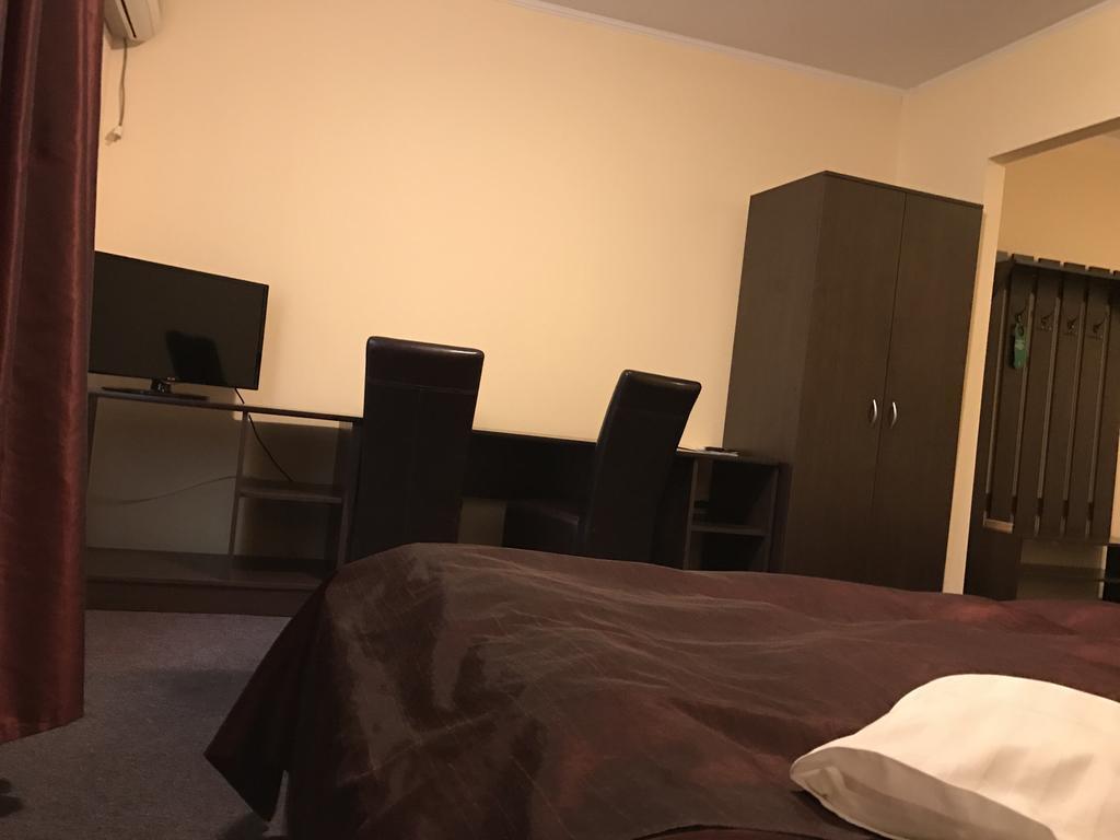 Hotel Cardinal Σάτου Μάρε Εξωτερικό φωτογραφία