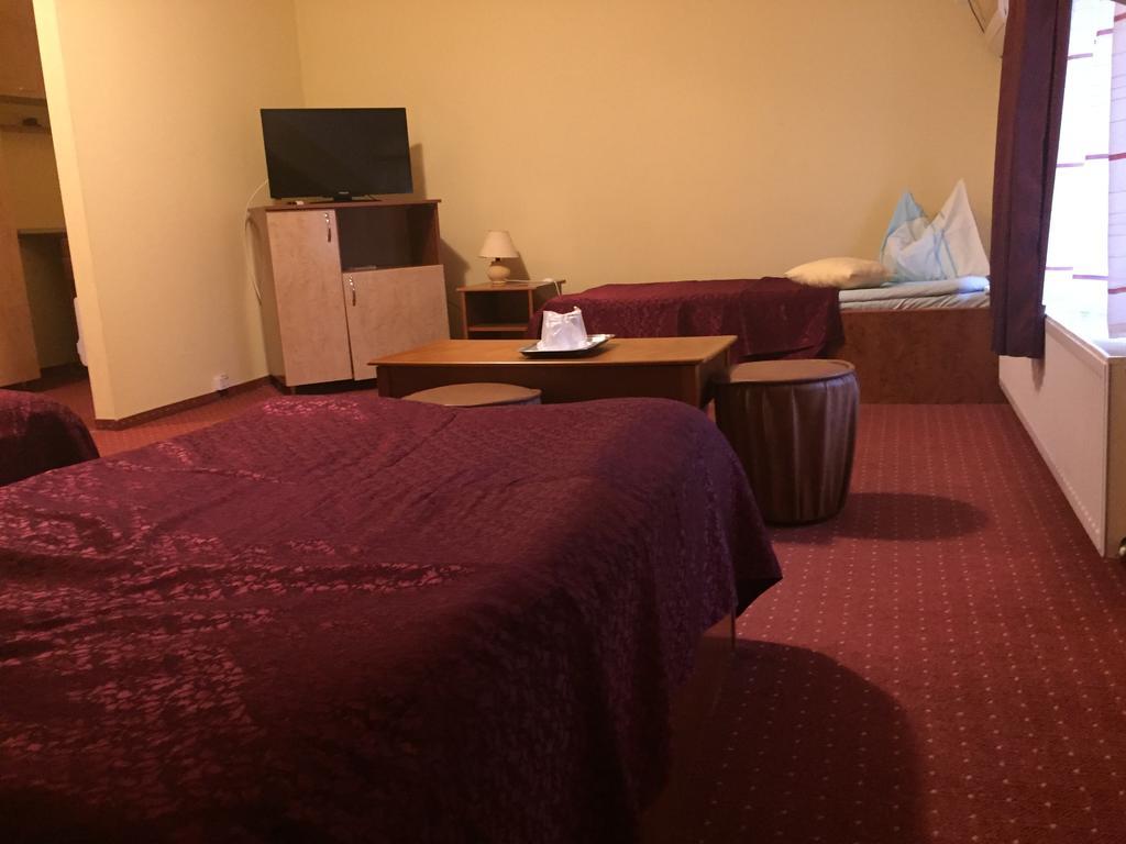 Hotel Cardinal Σάτου Μάρε Εξωτερικό φωτογραφία