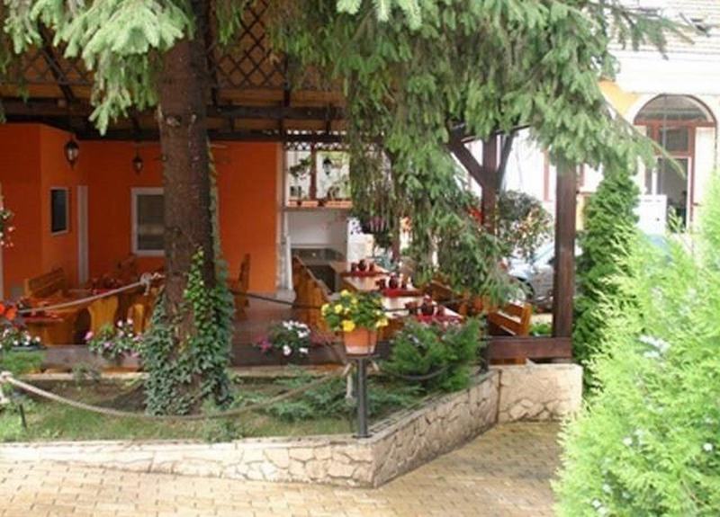 Hotel Cardinal Σάτου Μάρε Εξωτερικό φωτογραφία