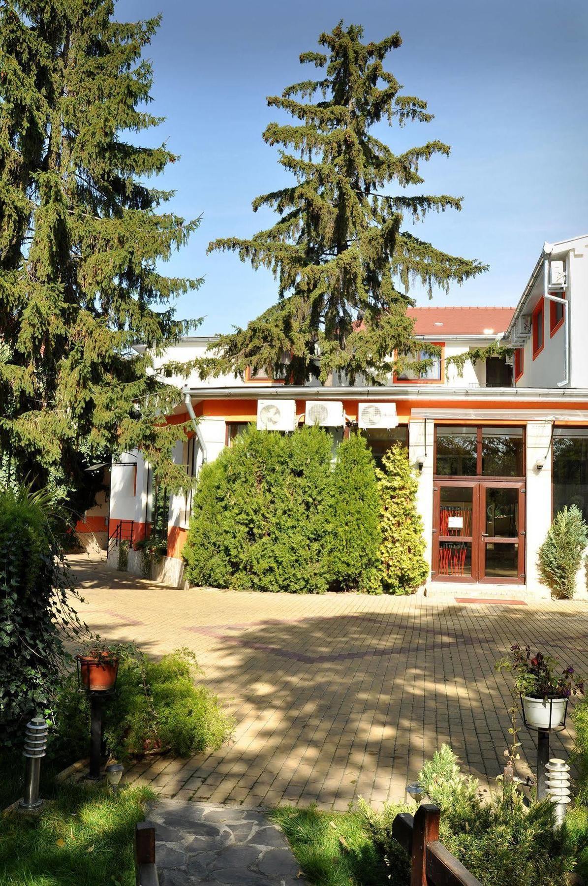 Hotel Cardinal Σάτου Μάρε Εξωτερικό φωτογραφία